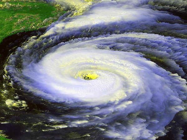 1270655149-Uragano-satellite.jpg, 32 KB